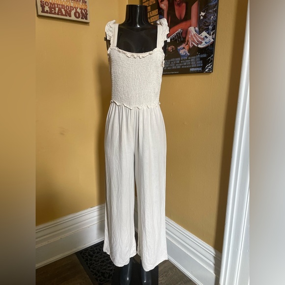 H&M Pants - Women’s Blended Linen Smocked Wide-Leg Jumpsuit ( Small )